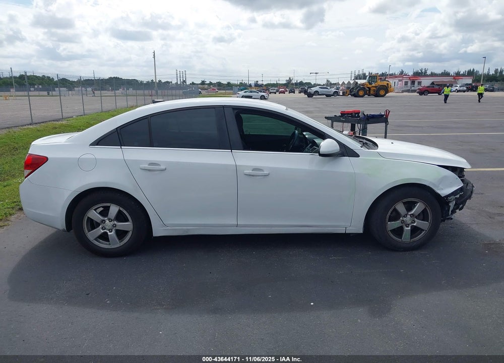 2014 CHEVROLET CRUZE 1LT AUTO VIN: 1G1PC5SB7E7166623