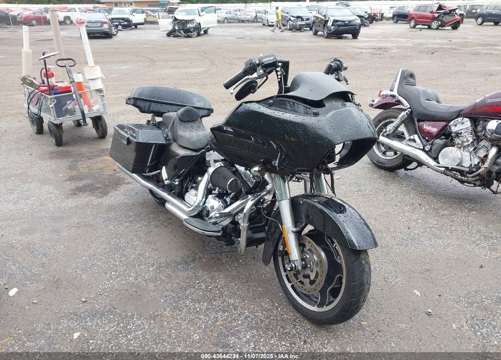 2012 HARLEY-DAVIDSON FLTRX ROAD GLIDE CUSTOM VIN: 1HD1KHM16CB642407