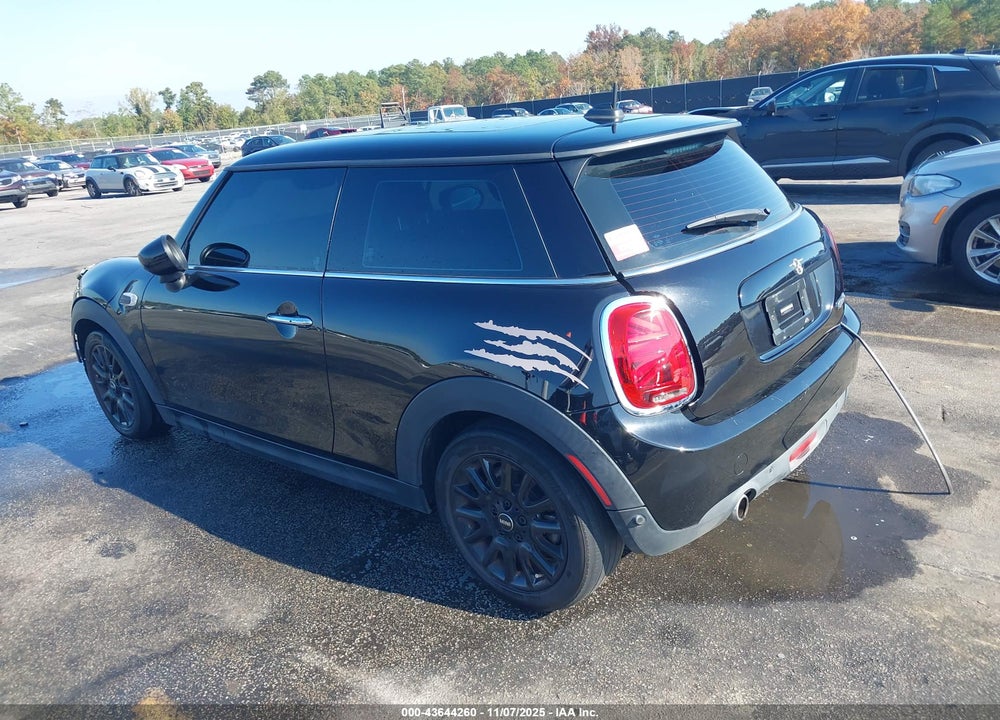 2020 MINI HARDTOP COOPER VIN: WMWXR3C0XL2L57628