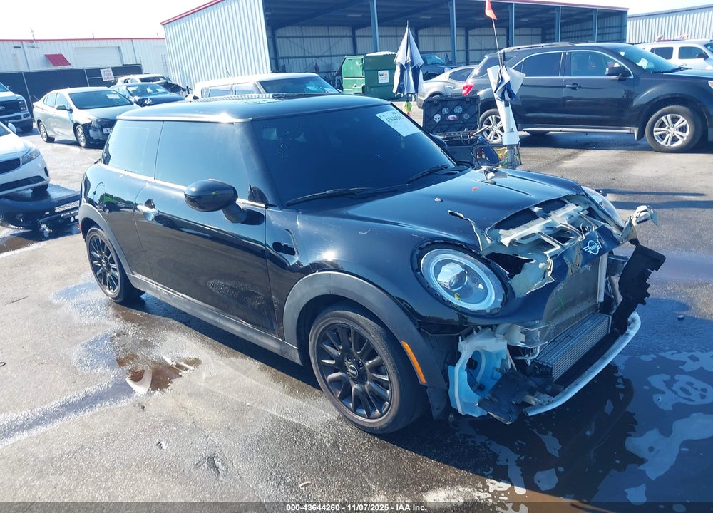 2020 MINI HARDTOP COOPER VIN: WMWXR3C0XL2L57628