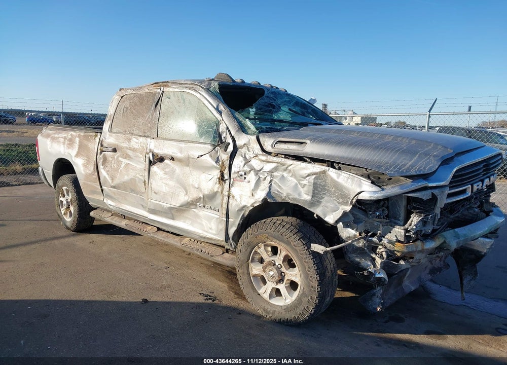 2021 RAM 2500 BIG HORN  4X4 6'4 BOX VIN: 3C6UR5DL8MG660658
