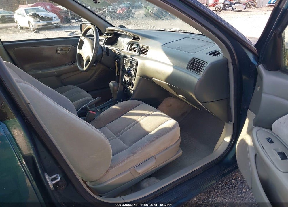 1998 TOYOTA CAMRY VIN: 4T1BG22K2WU859280