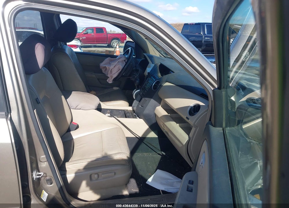 2009 HONDA PILOT EX-L VIN: 5FNYF386X9B024266