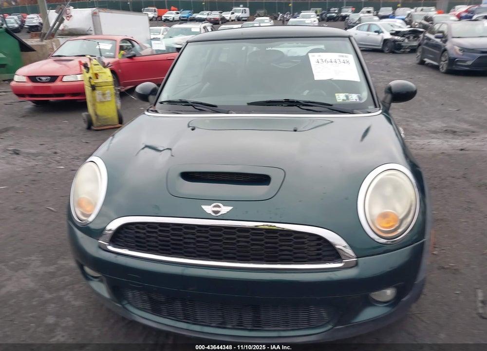 2008 MINI COOPER S VIN: WMWMF73558TV35428