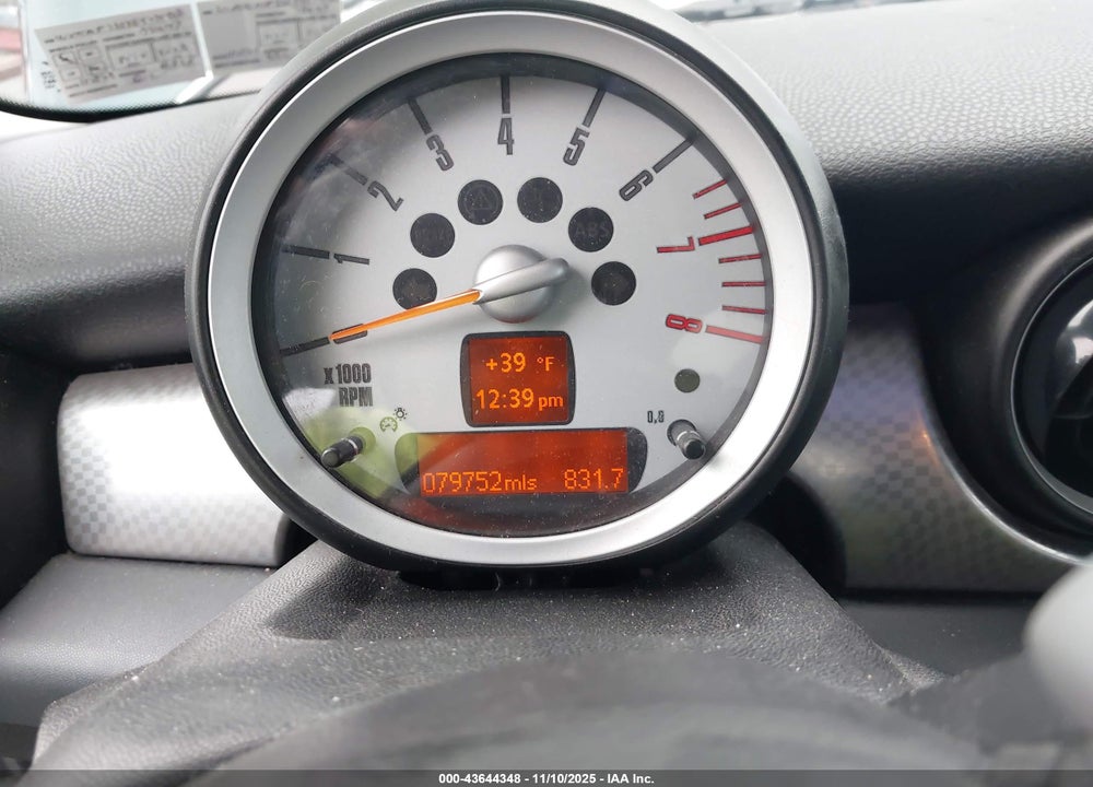 2008 MINI COOPER S VIN: WMWMF73558TV35428