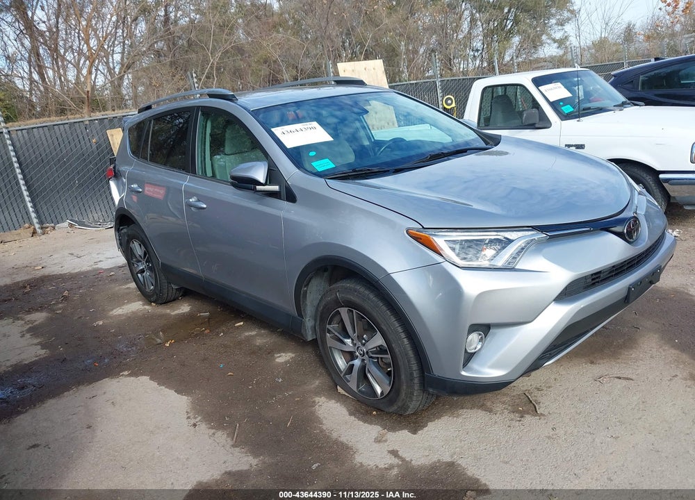 2018 TOYOTA RAV4 XLE VIN: 2T3RFREV4JW769029