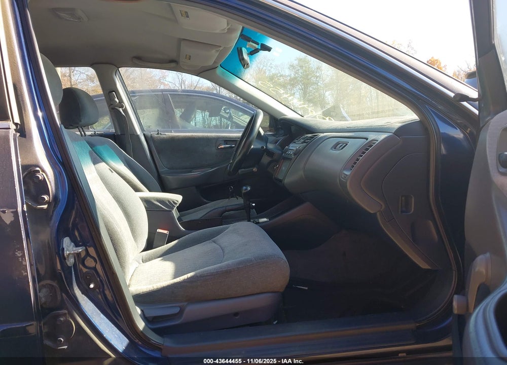 2002 HONDA ACCORD 2.3 VP VIN: 1HGCF86602A031916