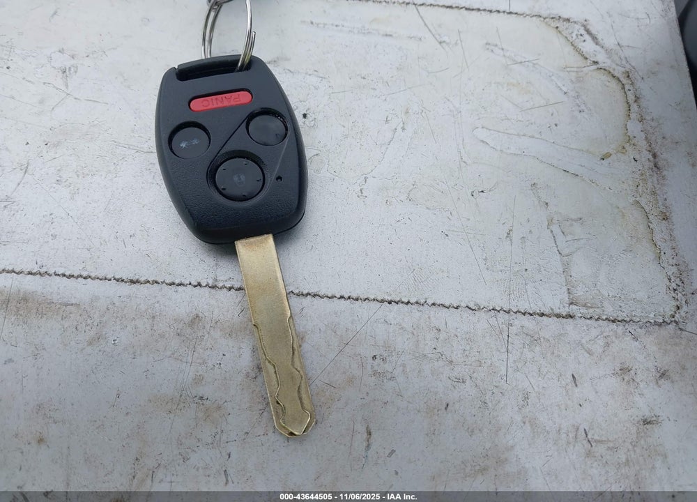2005 HONDA ACCORD 3.0 EX VIN: 1HGCM665X5A006897
