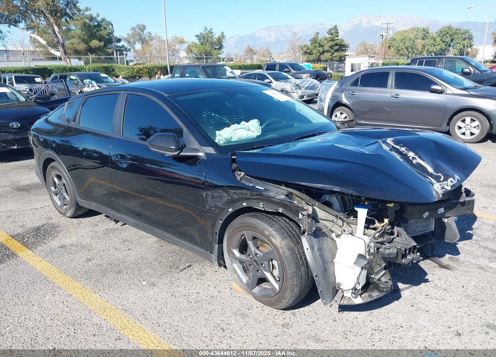 2025 KIA K4 LXS VIN: 3KPFT4DE2SE028455