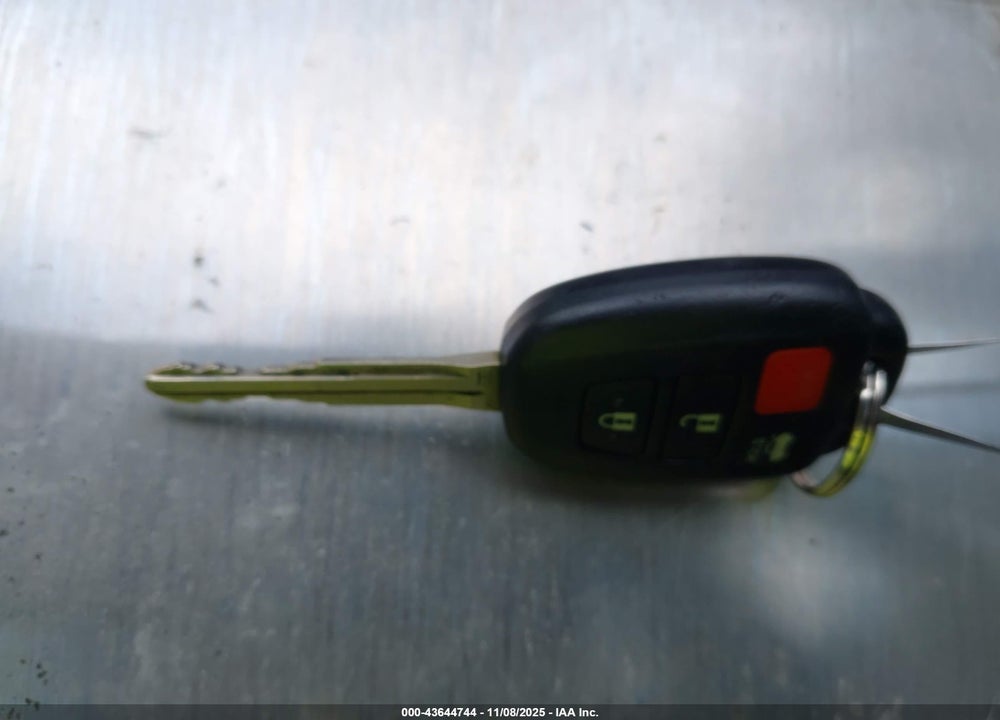 2015 TOYOTA COROLLA LE VIN: 5YFBURHE1FP212101