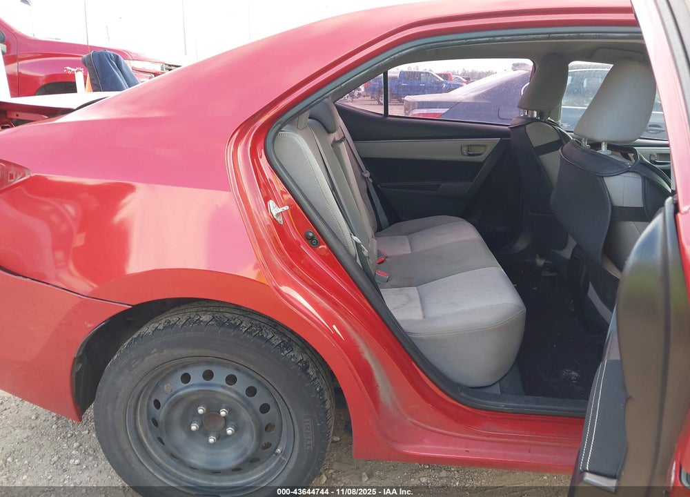 2015 TOYOTA COROLLA LE VIN: 5YFBURHE1FP212101