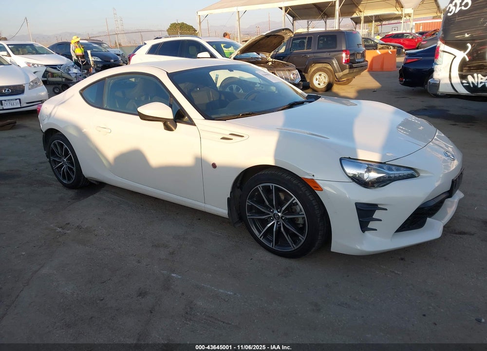 2017 TOYOTA 86 VIN: JF1ZNAA19H8704352