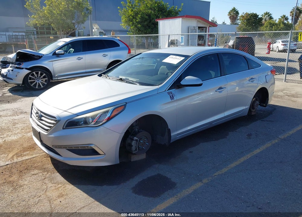 2015 HYUNDAI SONATA SE VIN: 5NPE24AF0FH200592