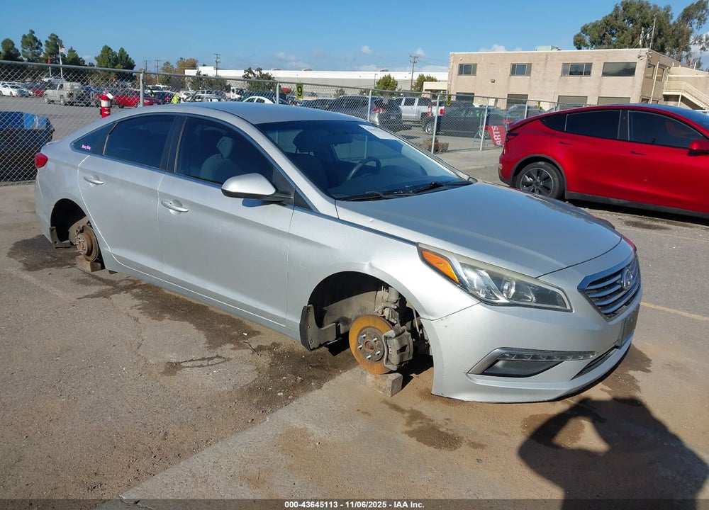 2015 HYUNDAI SONATA SE VIN: 5NPE24AF0FH200592