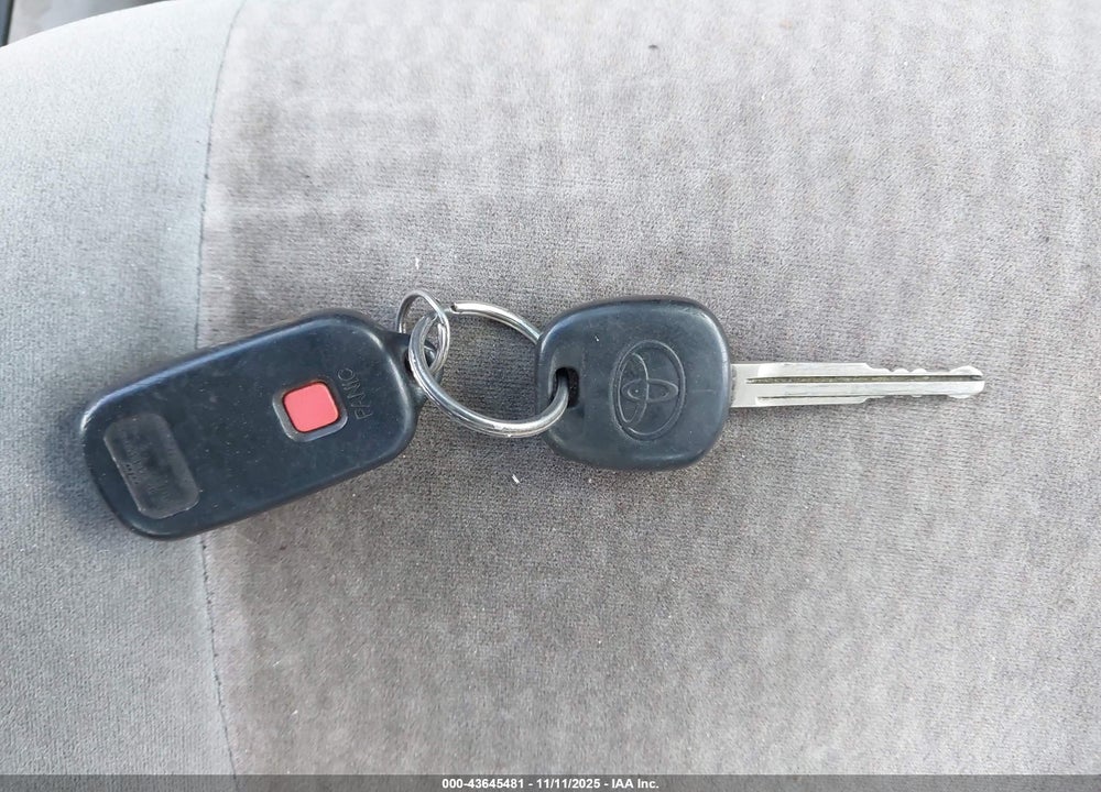 2007 TOYOTA COROLLA LE VIN: 2T1BR32E37C748427
