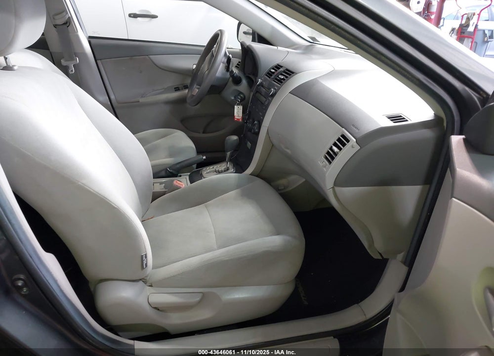 2010 TOYOTA COROLLA LE VIN: 2T1BU4EE4AC531170
