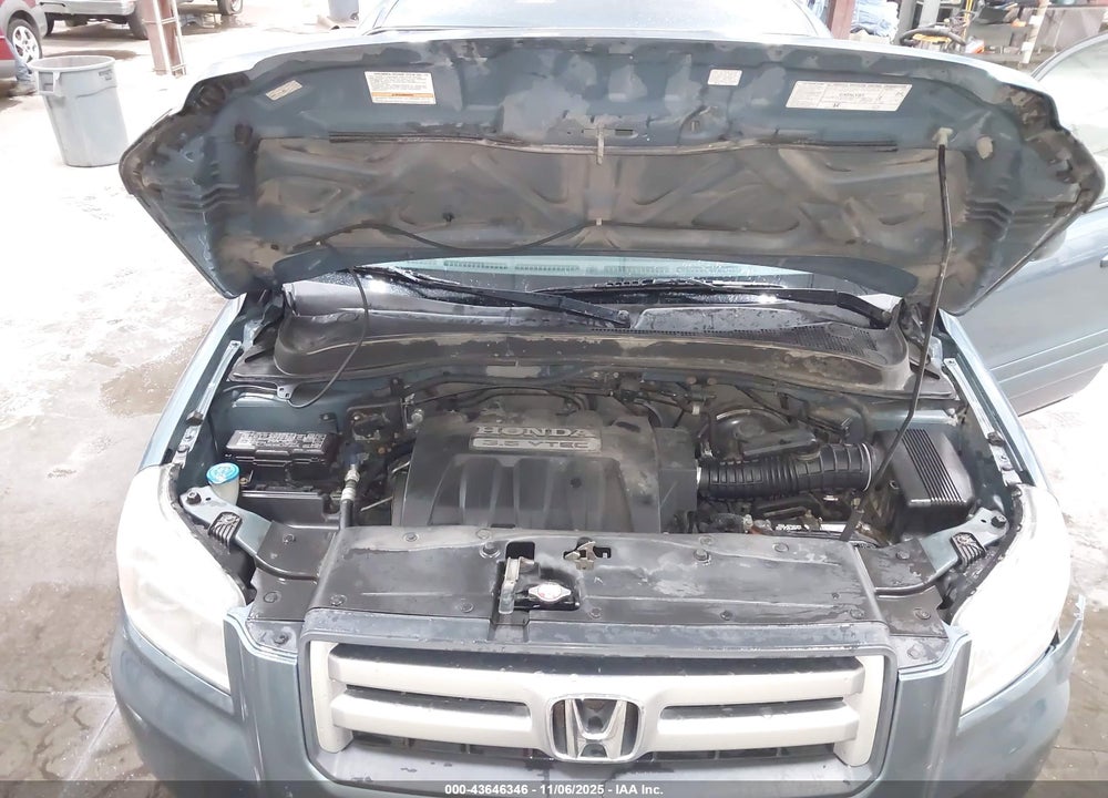 2006 HONDA PILOT EX VIN: 2HKYF18466H518074
