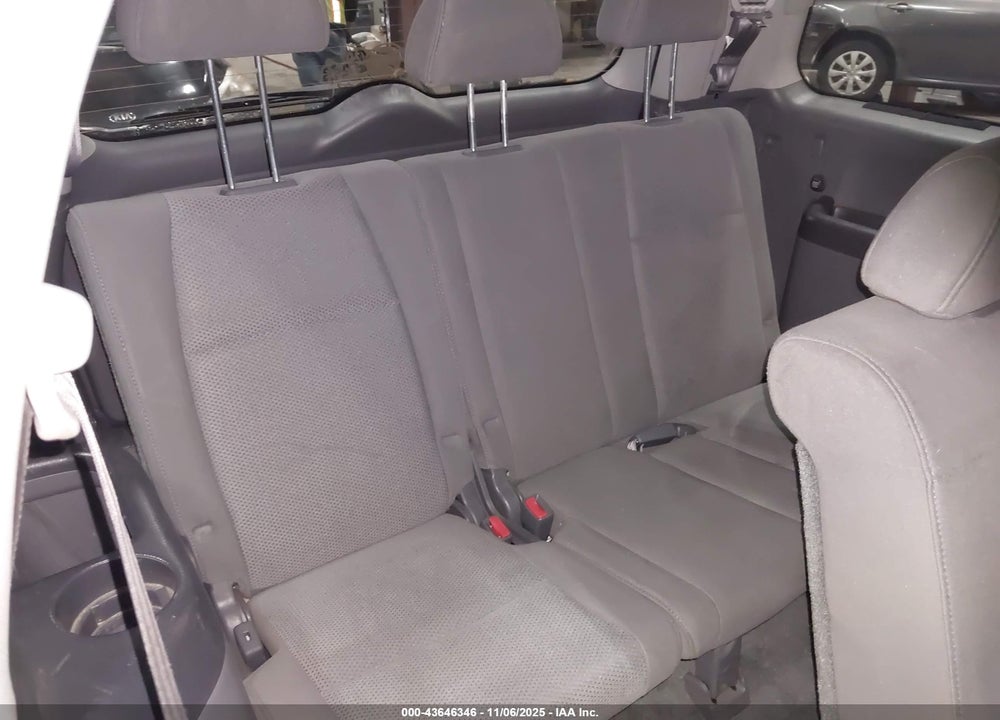 2006 HONDA PILOT EX VIN: 2HKYF18466H518074