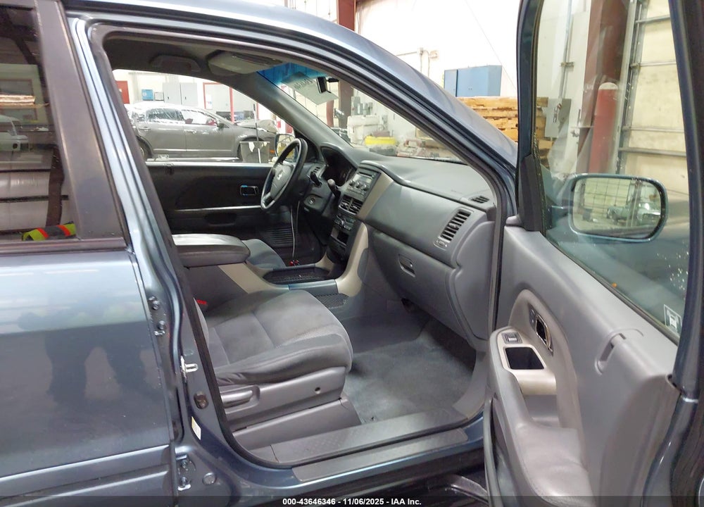 2006 HONDA PILOT EX VIN: 2HKYF18466H518074