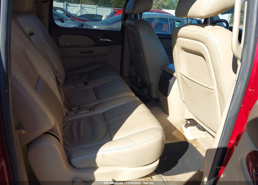2013 CHEVROLET SUBURBAN 1500 LT VIN: 1GNSCJE05DR374014