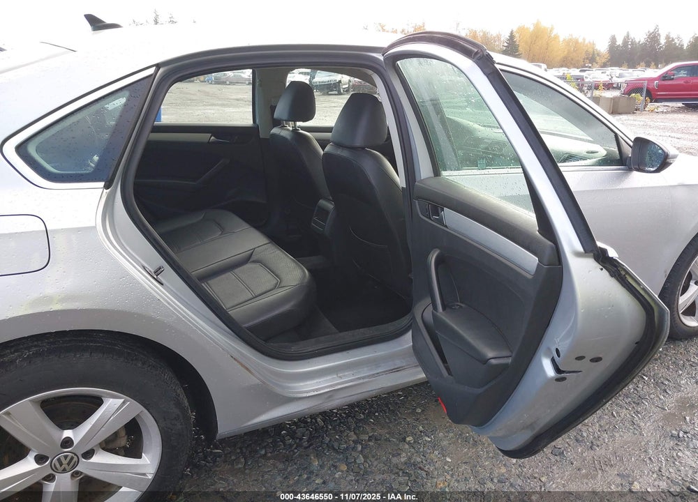 2012 VOLKSWAGEN PASSAT 2.5L SE VIN: 1VWBP7A3XCC099139