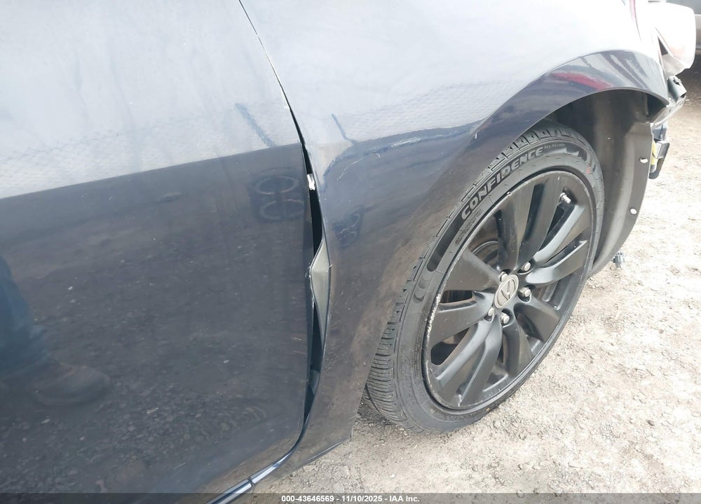 2013 ACURA ILX 2.0L VIN: 19VDE1F78DE018586