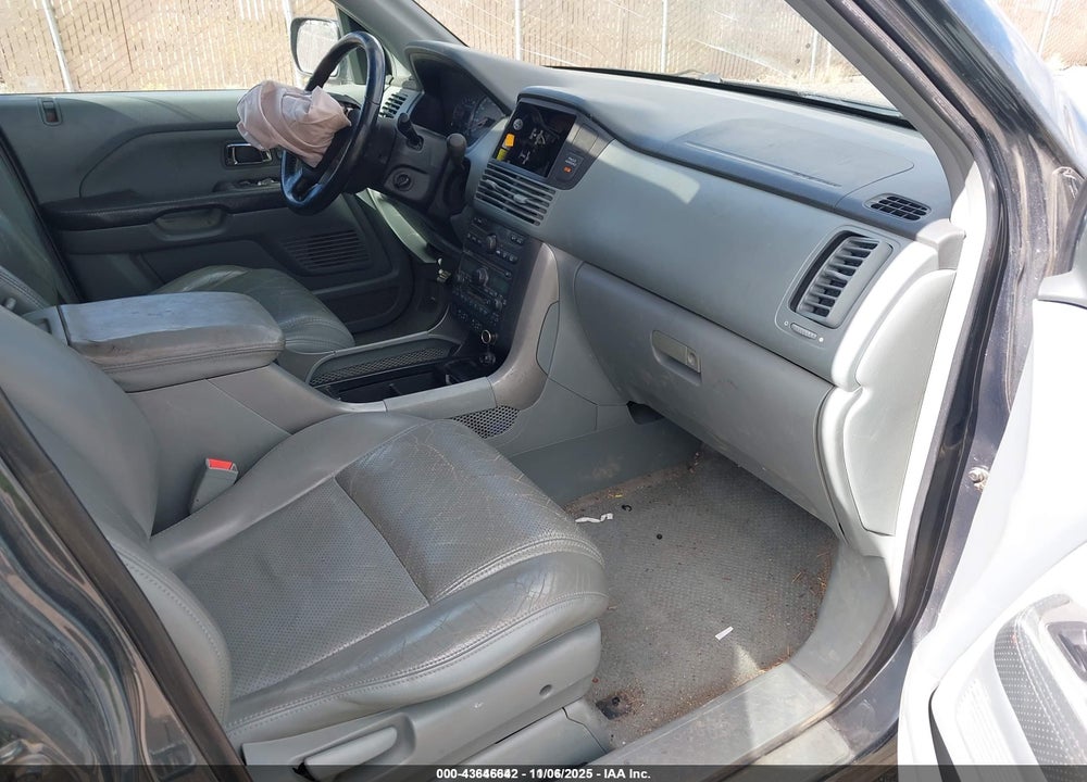 2005 HONDA PILOT EX-L VIN: 2HKYF18715H561486