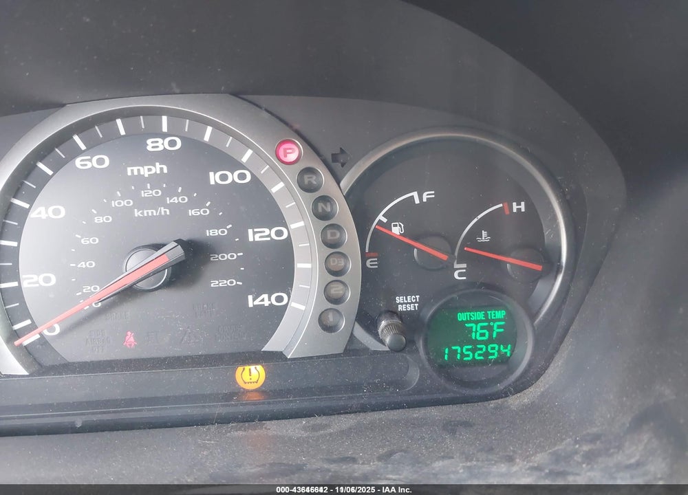 2005 HONDA PILOT EX-L VIN: 2HKYF18715H561486