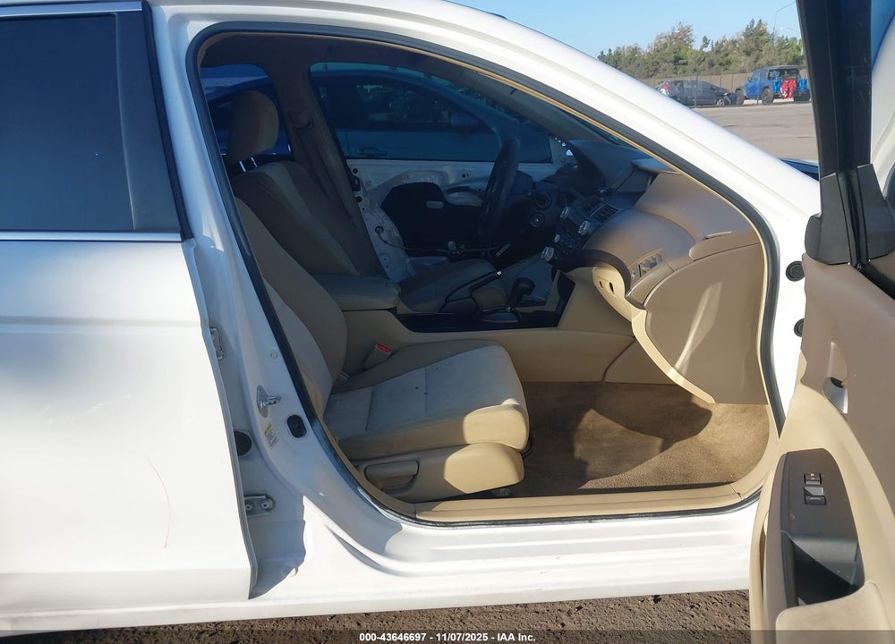 2009 HONDA ACCORD VIN: 1HGCP26449A022400