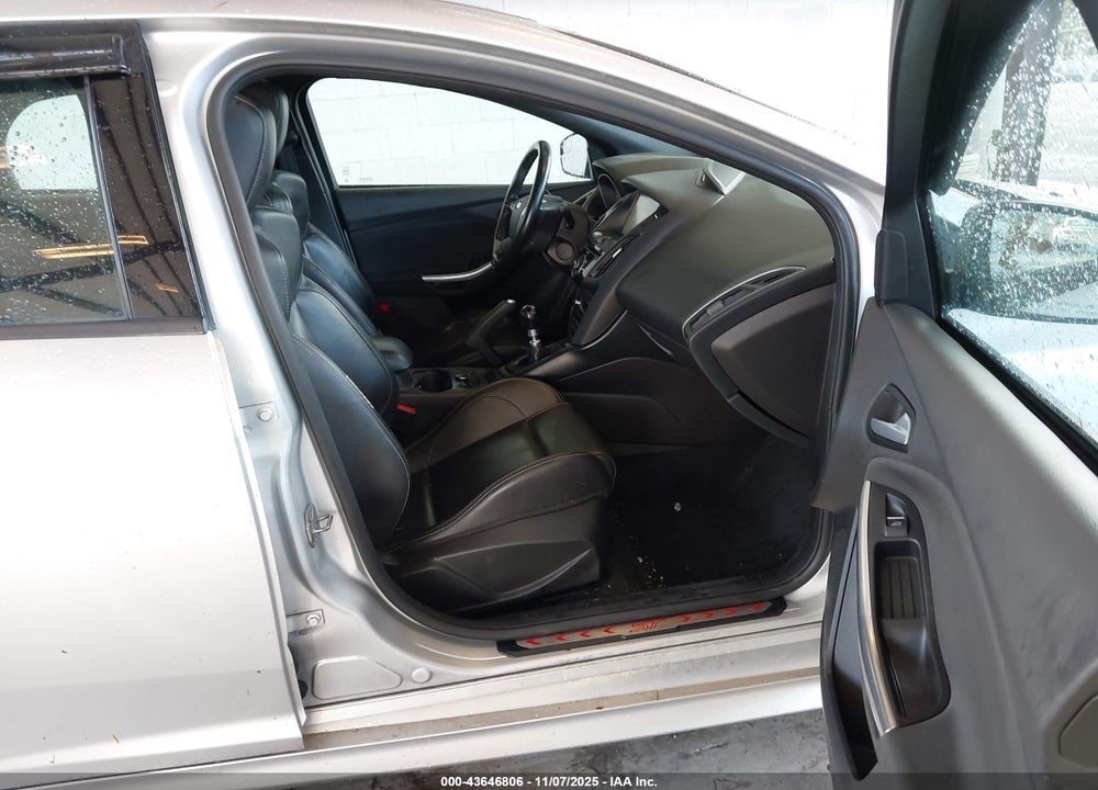 2014 FORD FOCUS ST VIN: 1FADP3L95EL211411