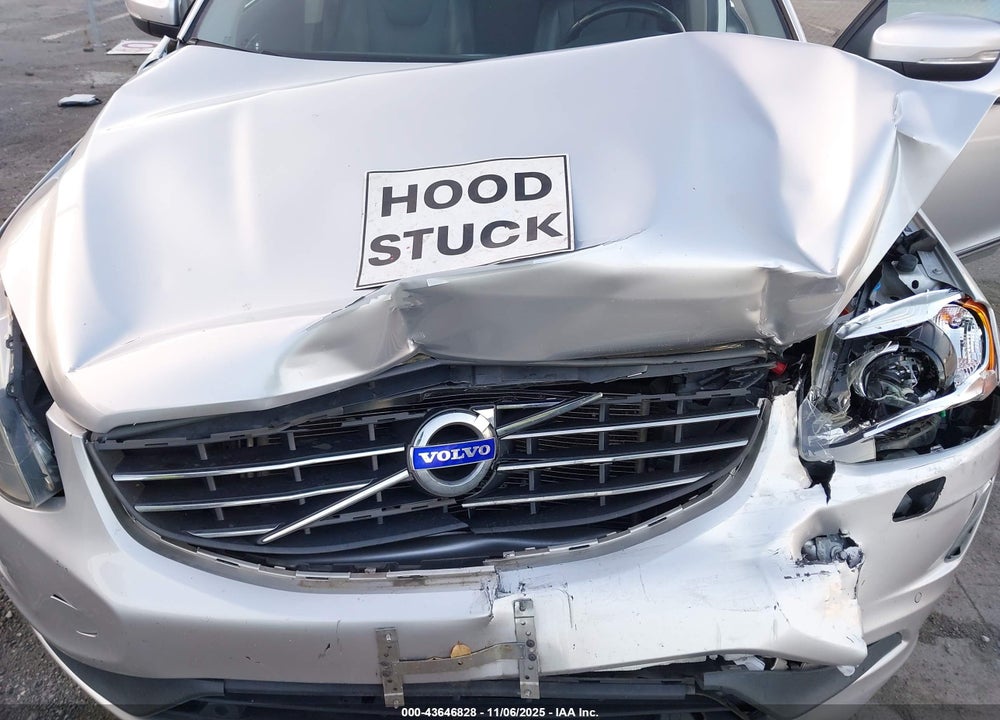 2017 VOLVO XC60 VIN: YV449MRU1H2114204