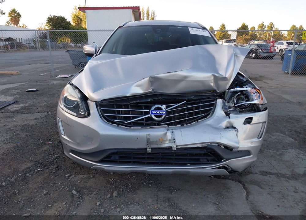 2017 VOLVO XC60 VIN: YV449MRU1H2114204