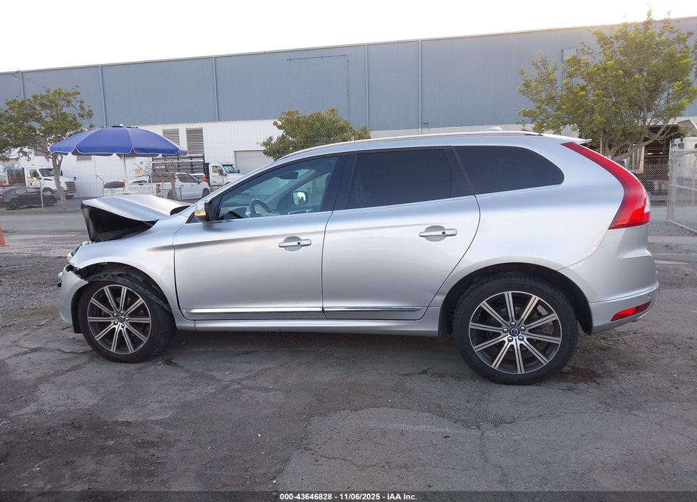 2017 VOLVO XC60 VIN: YV449MRU1H2114204