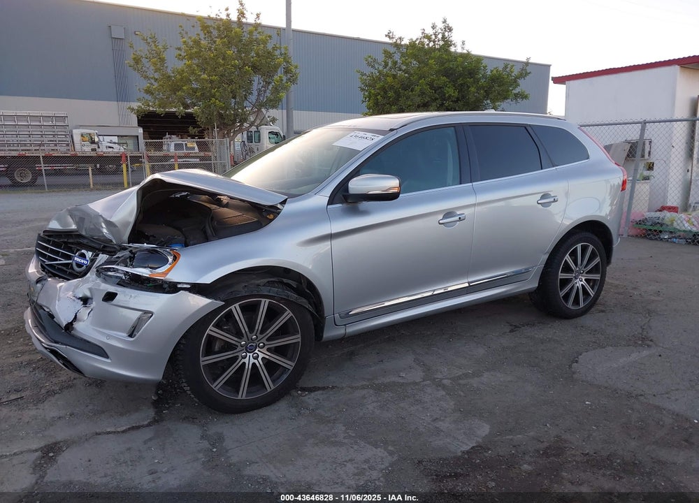 2017 VOLVO XC60 VIN: YV449MRU1H2114204