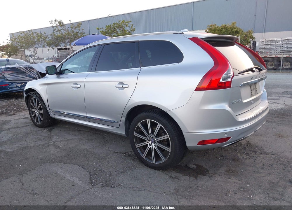 2017 VOLVO XC60 VIN: YV449MRU1H2114204