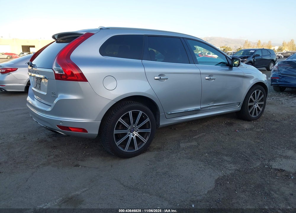 2017 VOLVO XC60 VIN: YV449MRU1H2114204