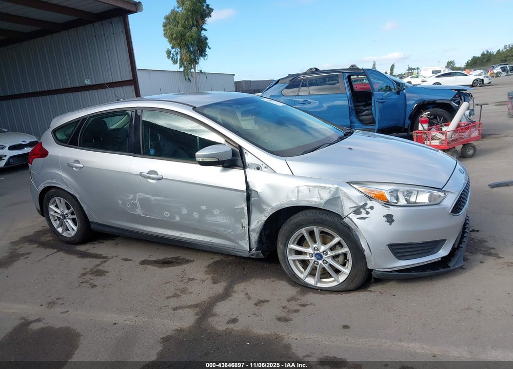 2015 FORD FOCUS SE VIN: 1FADP3K26FL380245
