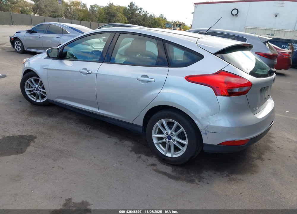 2015 FORD FOCUS SE VIN: 1FADP3K26FL380245