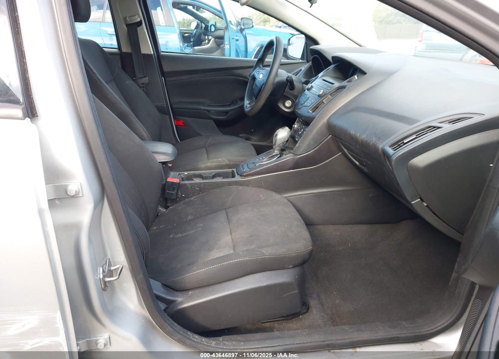 2015 FORD FOCUS SE VIN: 1FADP3K26FL380245
