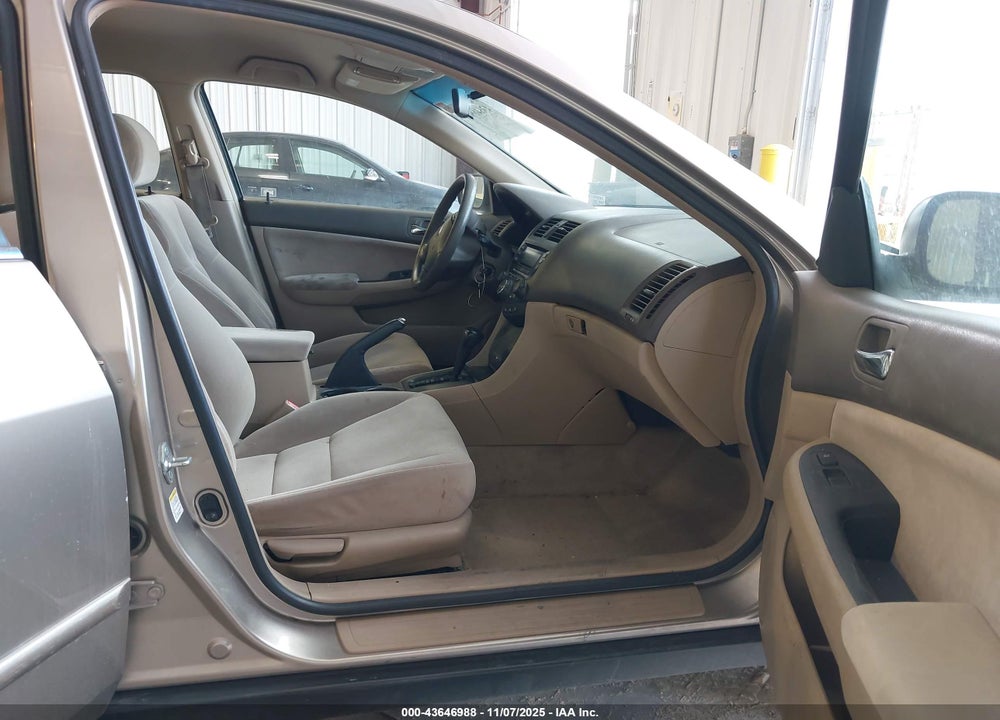 2004 HONDA ACCORD 2.4 LX VIN: JHMCM56474C034867