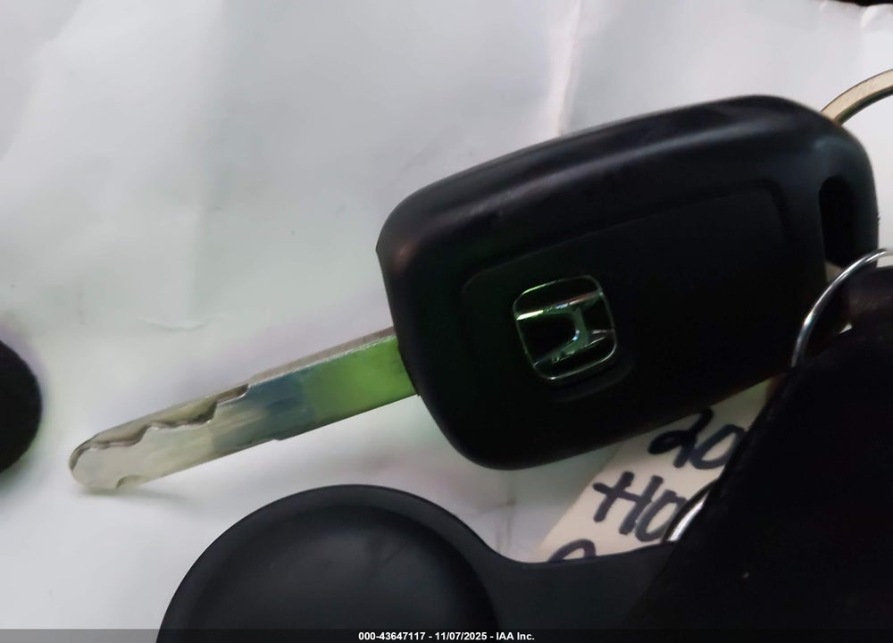 2015 HONDA CR-V LX VIN: 2HKRM4H39FH700001