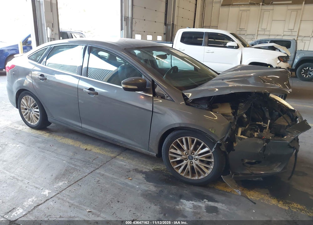 2015 FORD FOCUS TITANIUM VIN: 1FADP3J28FL294811
