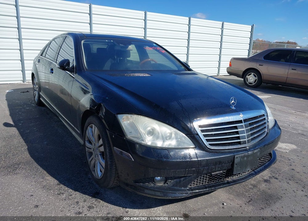 2008 MERCEDES-BENZ S 550 VIN: WDDNG71X68A210877