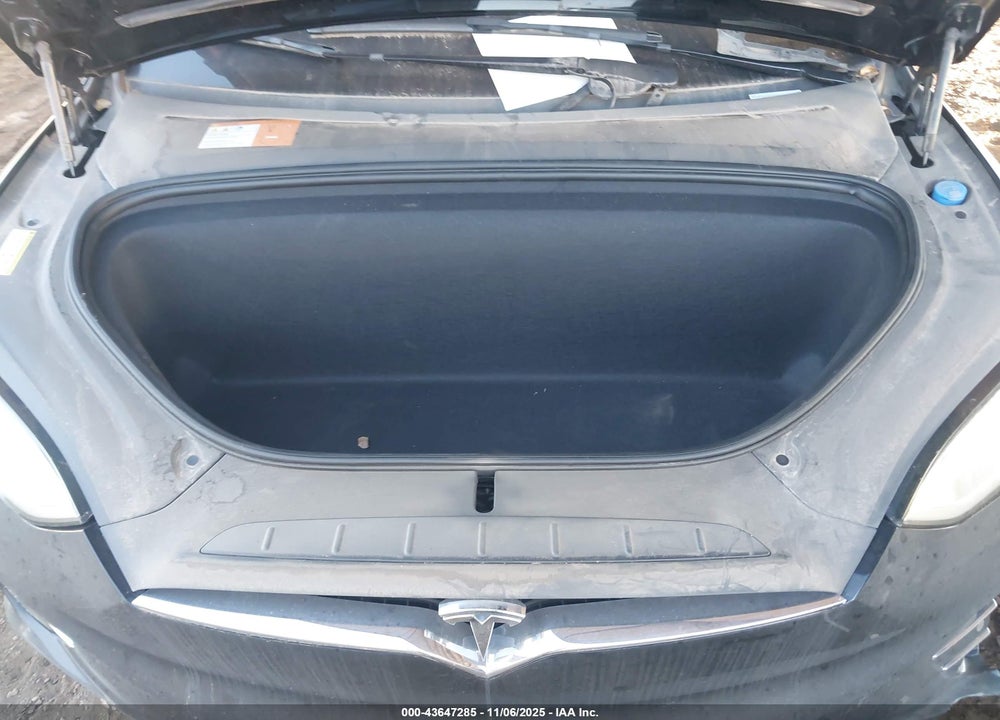 2016 TESLA MODEL X VIN: 5YJXCBE27GF027090