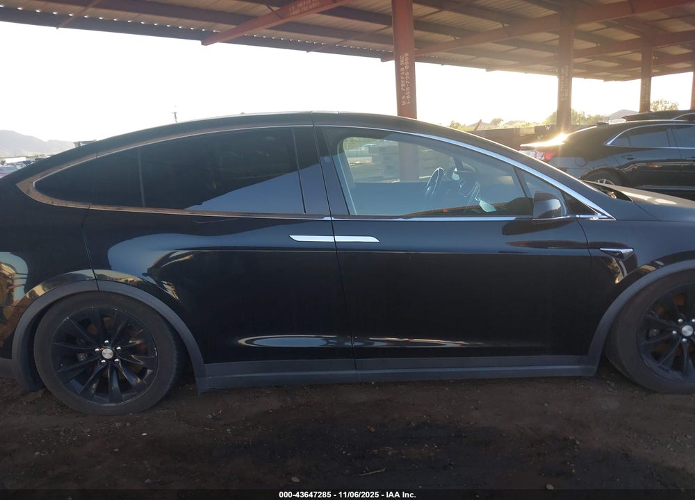2016 TESLA MODEL X VIN: 5YJXCBE27GF027090