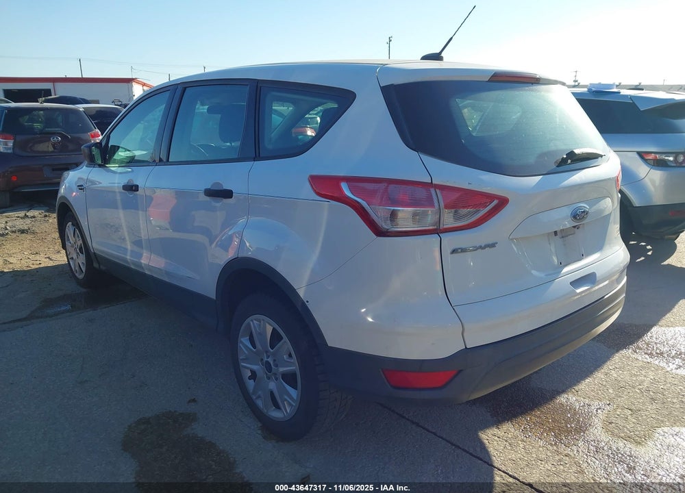 2015 FORD ESCAPE S VIN: 1FMCU0F77FUB91239