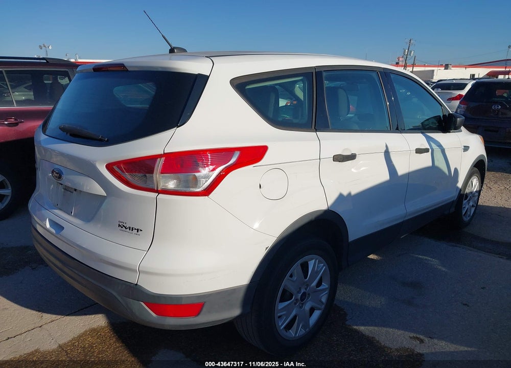 2015 FORD ESCAPE S VIN: 1FMCU0F77FUB91239
