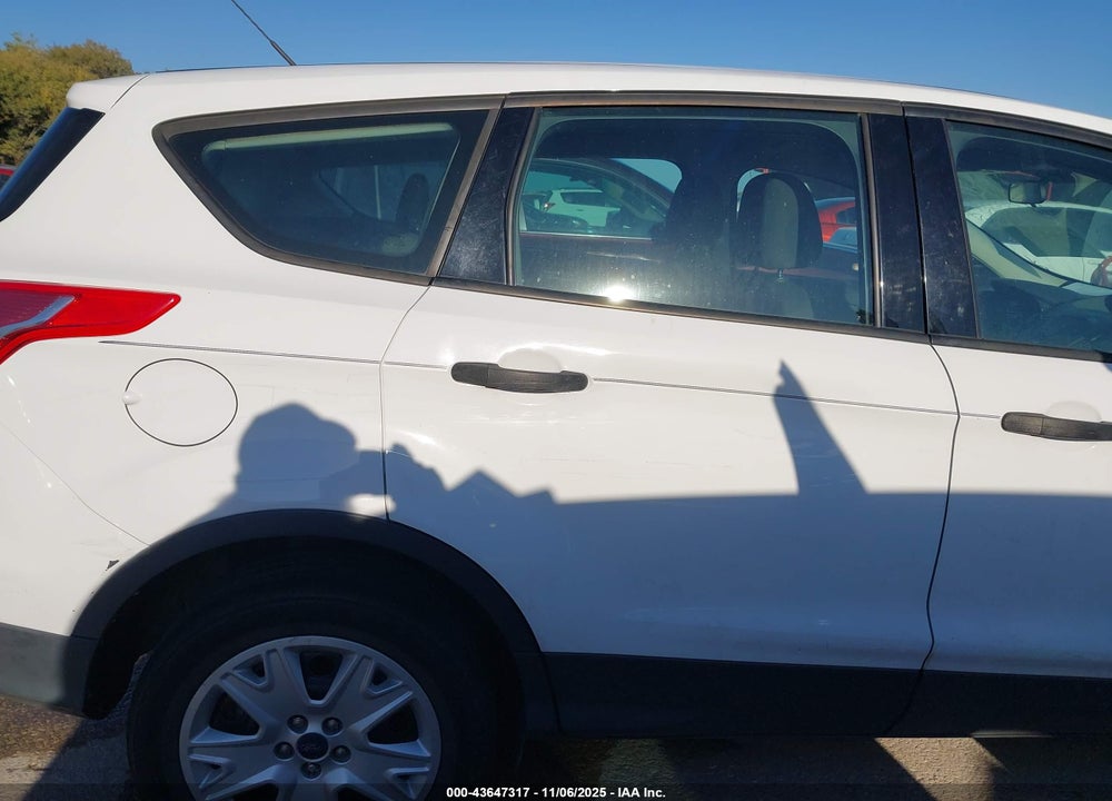 2015 FORD ESCAPE S VIN: 1FMCU0F77FUB91239