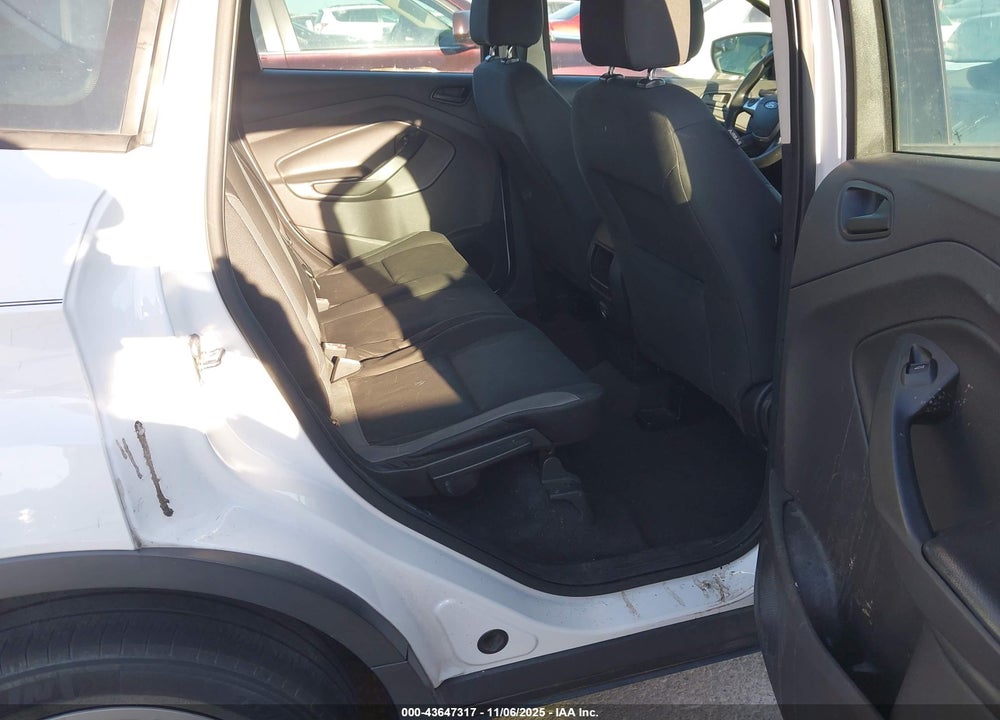2015 FORD ESCAPE S VIN: 1FMCU0F77FUB91239