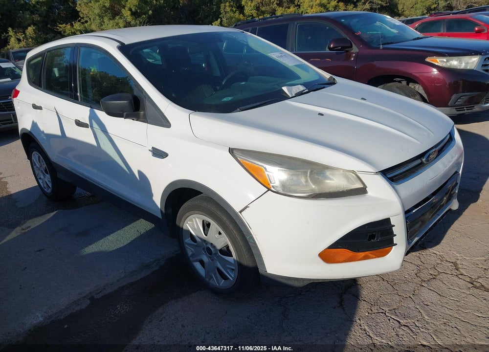 2015 FORD ESCAPE S VIN: 1FMCU0F77FUB91239